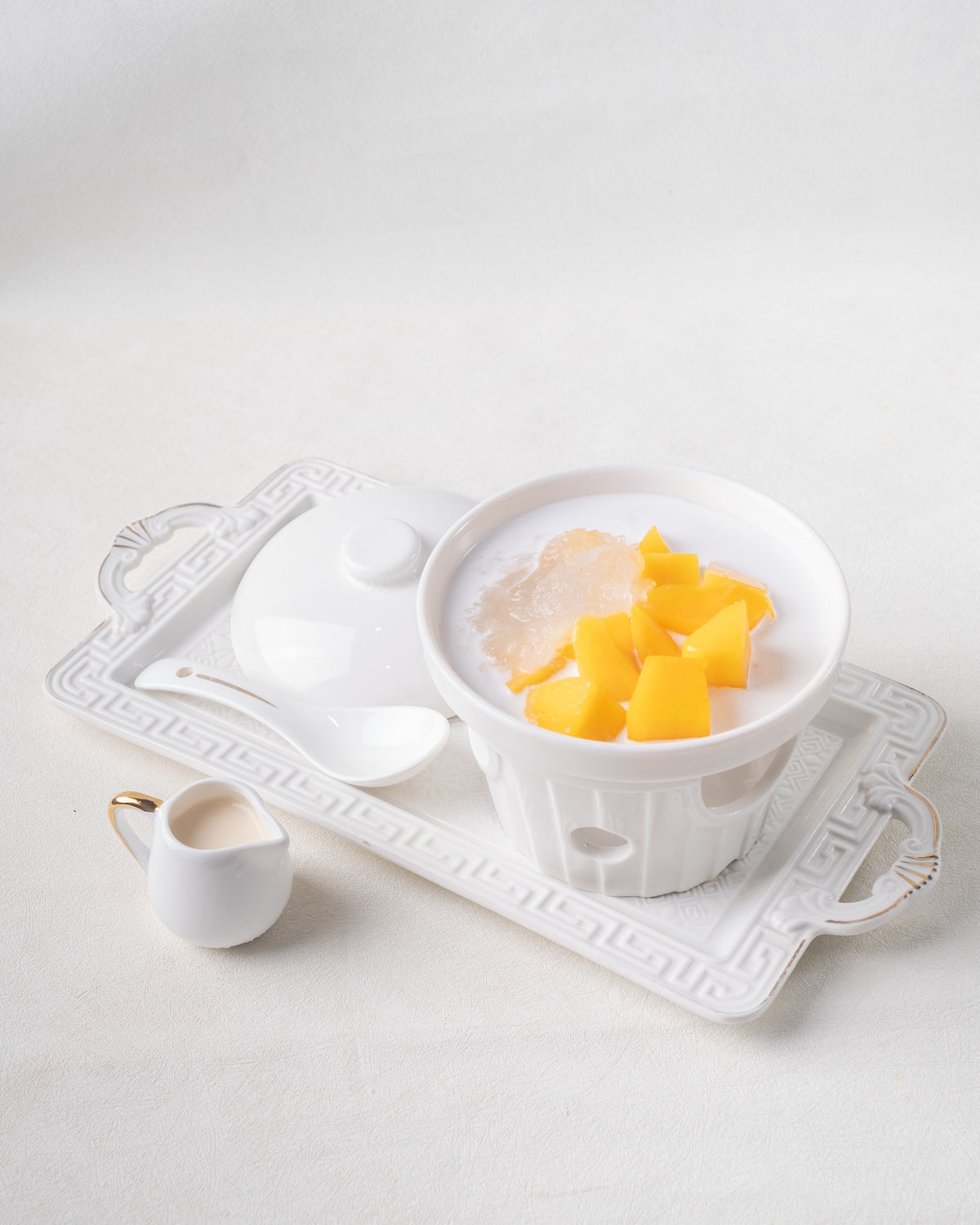 JUMAMA mango bird's nest with coconut, served cold – 芒果椰子燕窝 รังนกมะม่วง